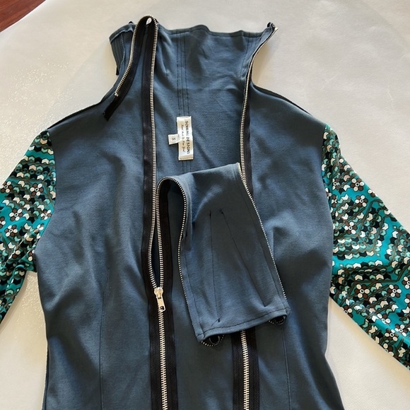 Sohung Designs Double Zip Unique Patterned Sleeve Jacket in size S - Picture 12 of 13